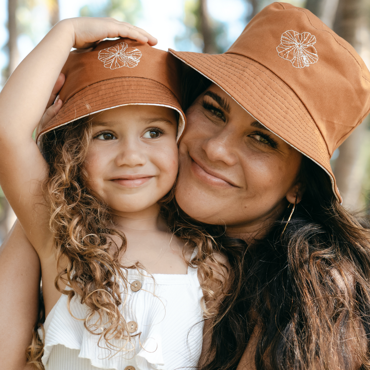 Catch A Tan Reversible Bucket Hat (Adult) – Haku Collective